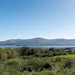 Stylish And Spacious With Sea & Mountain Views *