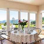 Stylish And Spacious With Sea & Mountain Views Templenoe