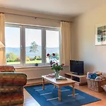 Stylish And Spacious With Sea & Mountain Views 펜션