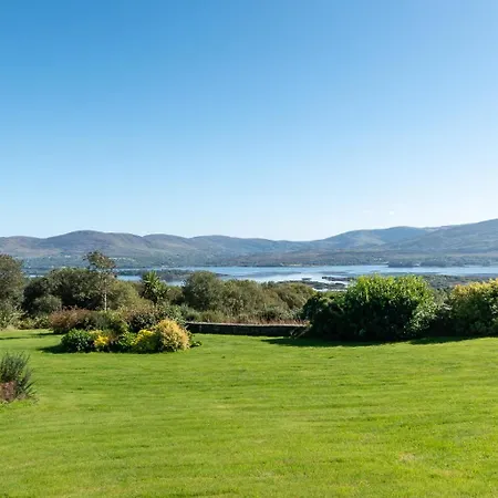 Stylish 4 Bedroom Overlooking Kenmare Bay Prázdninový dům Templenoe