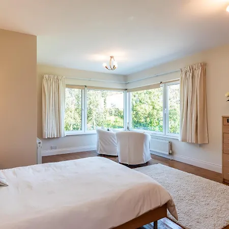 Casa de Férias Stylish 4 Bedroom Overlooking Kenmare Bay *