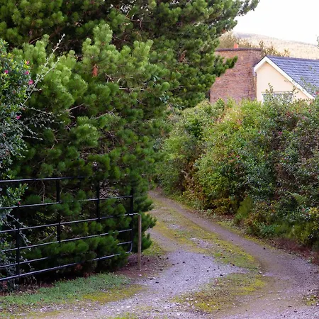 Ferienhaus Stylish And Spacious With Sea & Mountain Views Templenoe