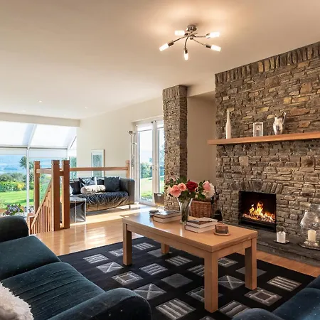 Stylish 4 Bedroom Overlooking Kenmare Bay Casa de Férias Templenoe