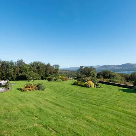 Stylish 4 Bedroom Overlooking Kenmare Bay Casa de Férias *
