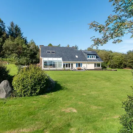 A Split-level Spacious With Sea & Mountain Views Templenoe