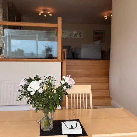 Stylish 4 Bedroom Overlooking Kenmare Bay
