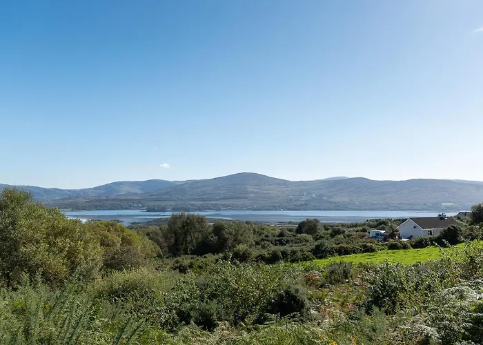 Stylish And Spacious With Sea & Mountain Views *