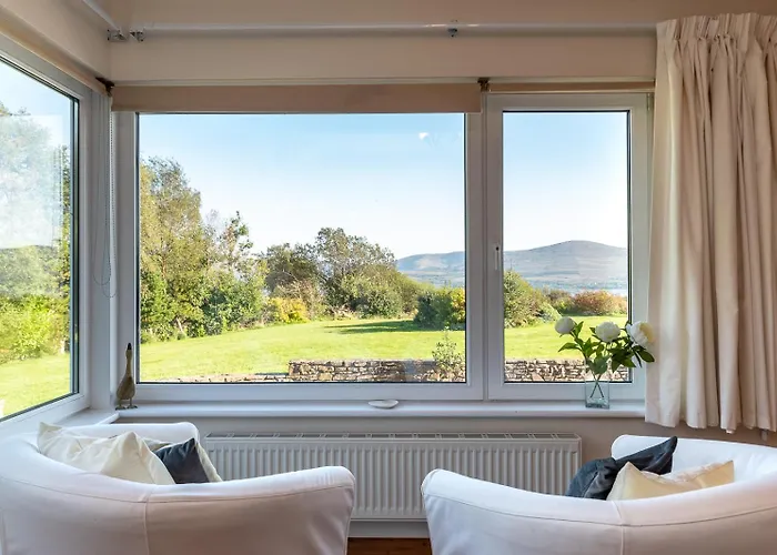 Дом отдыха Stylish And Spacious With Sea & Mountain Views