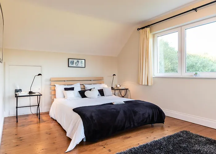 Stylish And Spacious With Sea & Mountain Views Ferienhaus Templenoe